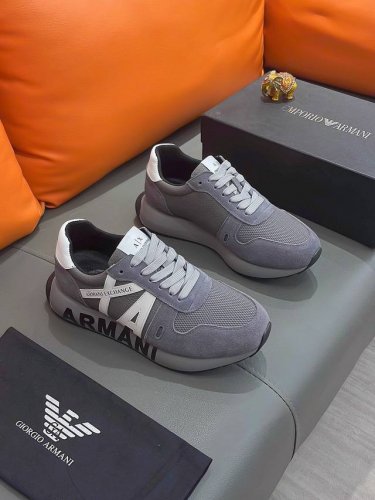 商品名称：Armani 阿玛尼正规码数: 38-44 休闲鞋商品材料：精选牛皮鞋面，柔软羊皮垫脚；原厂特供大底