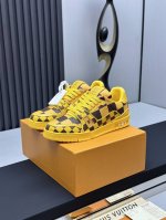 工厂直销 顶级版本 LV-路易威登-经典走秀新款空胶工艺 原版1：1开发复刻！！上脚非常舒适 奢侈用料，做工精细，中底印有欧洲制造英文字母鞋面由意大利进口小牛皮
