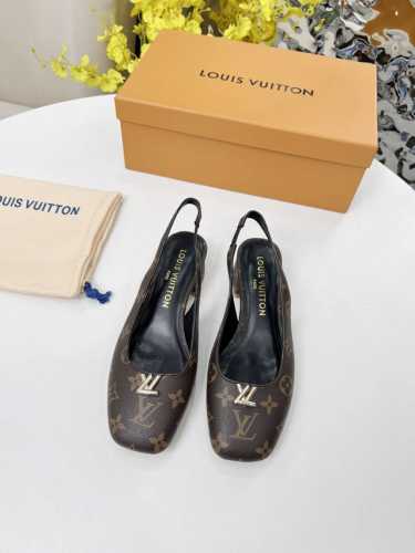 上新啦，2025Louis Vuitton 专柜经典款，经典永流传！做工用料都和原版同步， 内里 垫脚；羊皮 跟高：3.5Cm 码数 35-41 橡胶底， 颜色
