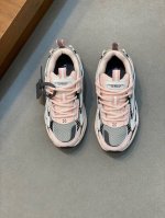 off-White C O Virgil Abloh 登休山闲鞋 24年款新 采用保环牛剖革合组网织鞋布面材质 鞋垫嵌入泡发缓震eva物料 正确底中搭载eva轻