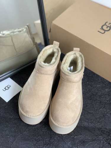 顶级版本 Ugg雪地靴 每年秋冬必备的单品 鞋面羊皮 皮毛一体 绒面羊毛 内里全真羊毛 原版大底！Size:35-39