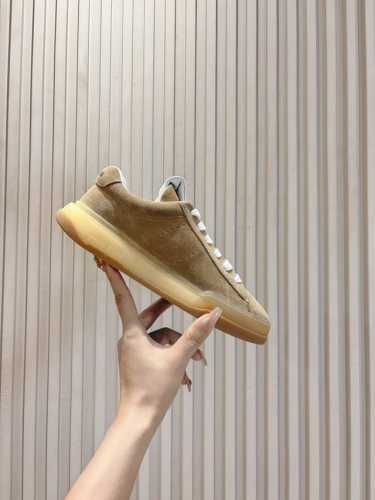 Miumiu Ss24 New Arrival缪缪板鞋 Miu家 早春新品系带休闲鞋 这款系带休闲鞋妥妥的美式复古风格～ 时尚百搭.上脚好看又舒适决绝子单品！