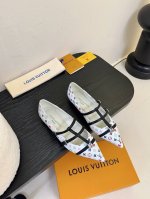 路易威登 2025 LV Cruise女鞋 早春新款绝美尖头小跟鞋这一季太让人惊喜了，时尚界久违的极简之美，多巴胺配色毫不费力的优雅风来袭时髦精致绝美穿上就是仙