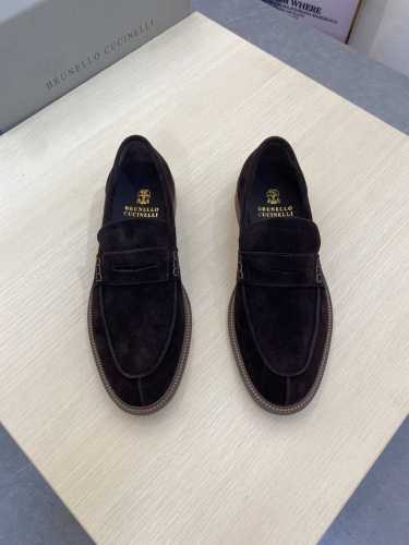 BC新品 Brunello Cucinell* 休闲皮鞋 经典纱线激发了这款运动鞋的精致与运动品味。高丝光牛反绒鞋面极致轻盈且富有弹性，鞋子两侧显示出紧致外观，
