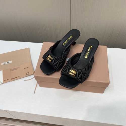 出厂价 顶级品质 Miumiu谬谬2024春夏新款柔软小羊皮皱面凉拖鞋系列 可甜可盐的喵喵女孩 褶皱的鞋面给这款凉拖增添不少少女心。 原版 1：1开发，各大明星