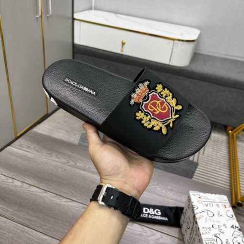 出厂价 D&g～ 高端男士夏季拖鞋，鞋面材质原版材料，原版私模大底，细节完美，尽显大牌风范，休闲宽松舒适型，高品质精品，实物拍摄，独家新款，夏季必入哦！多色可选