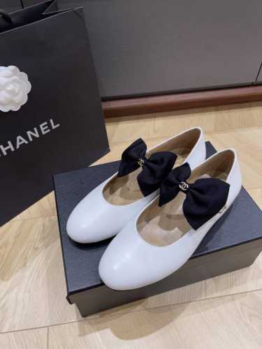 顶级版本 Chanel24 A手工坊 蝴蝶结 玛丽珍新 品最美系列 水钻 芭蕾单鞋 鞋面：进口牛绒，羊皮 水钻 内里：采用混种进口小羊皮 伸进去软软的哦 大底：