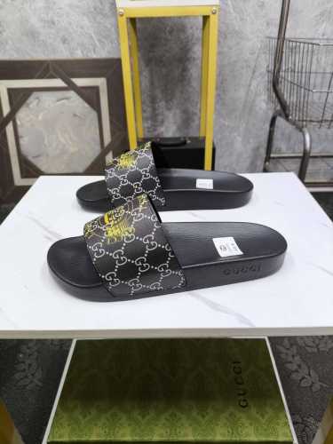 实价 情侣款 GUCCI-古奇 百搭休闲拖鞋，进口原版材质，羊皮内里 高档舒适，原版大底轻盈耐磨！纯手工制作，细节决定品质！37-44 35.36.46.47定