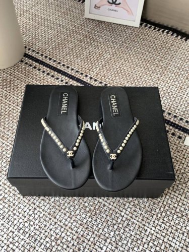 310Chanel 春夏爆款人字拖鞋 整双鞋子采购Zp开发打造，全部定制材料，独家开模大底，细节全部对版出货，连包装也做到跟正品一样。原版意大利真皮大底 码数: