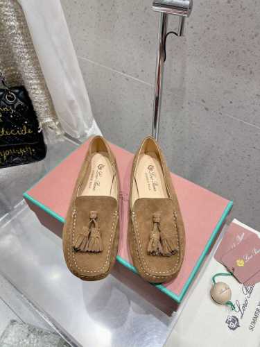 麂皮 小牛皮 Loro Piana* LP诺悠翩雅新款流苏豆豆鞋一脚蹬乐福鞋 简约时尚 脚感超级舒适 一天可以暴走两万步的鞋子 超级百搭款！鞋面采用独特针织面料