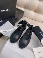 橙子出厂价 Chanel 香奈儿早春新款 一字带平底单鞋 玛丽珍鞋 芭蕾舞鞋 焕新演绎小香玛丽珍系列标志性的风格。纳羊皮面呈现出优雅的质感，多巴胺配色可以让你的