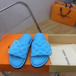 Louis Vuitton 春夏最新款凉拖 Pool Pillow Comfort 必入系列！2025火爆发售、高级慵懒风 百看不厌款、时尚度拉满！细节用心感受