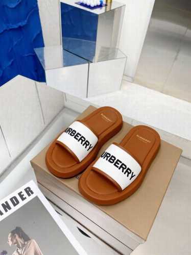 男装(39-44不退换44.45)P250Burberry博柏利2022年爆款经典绣线格纹拖鞋出货，购原板复刻，独家开模大底， 面料：棉麻 里布：羊皮里 大底：