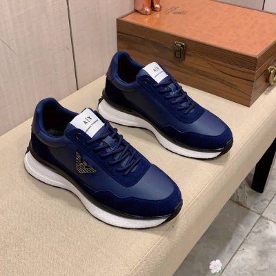 新款: 厂价: 阿玛尼armani* 最新爆款休闲鞋，顶端品牌奢侈～代购，顶级～质量。鞋面選用进口透气牛皮搭配材质透气羊皮垫脚 精细做工。原版个性时尚柔软橡膠耐