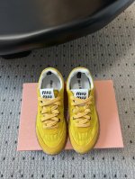 出厂价 MiuMi* 缪缪 25ss 春夏新款 饼干鞋 阿甘鞋休闲运动鞋miumiu最新爆款 前卫大胆的设计，Miu Miu风格融于此款厚底帆布运动鞋的简约线条
