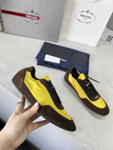 出厂价： 普拉达PRADA，2025早春男女新款，面料丝光牛反绒，牛皮垫脚，橡胶大底，码数35~45码