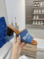 新品上架Burberry 巴宝莉粗跟，平底拖鞋渠道货 硫化一脚蹬巴宝莉拖鞋必须专柜一致！鞋面采用巴宝莉牛皮，羊皮内里及垫脚，原版开模扣子，极致柔软的皮革材质与电