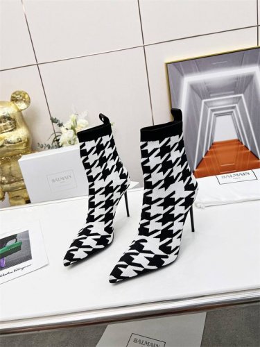 出厂价 Balmain 巴尔曼 Fw 秋冬新款针织靴！ 海外订购原版，1:1完美复刻！ 鞋面：原版定制飞织鞋面 内里..垫脚：牛皮里 跟高：9.5Cm Size