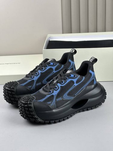 Arman* 阿玛尼。新品奢潮运动鞋，动感外观，简约造型、头层小牛皮拼接透气网面材质打造，透气舒适，鞋舌品牌logo装饰，吸汗网面内里，舒适脚感。具有科技冲击感