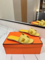 出厂价： Hermes爱马仕H家最经典永不过时高品质追求完美做工细节上脚舒适度材质面料：平纹牛皮扫描工艺材质内里：混种羊皮材质垫脚：混种羊皮材质大底：意大利真皮