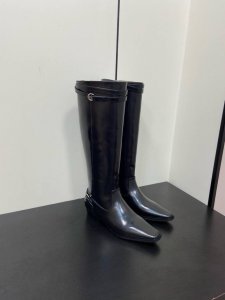 Cotemp2054 ｜小众秋冬新品骑士鞋 Cabella 骑士长靴甄选油亮牛皮 皮质坚韧度适中 展现姣好廓形的同时与足部和腿部线条默契贴合 内里的柔软羊皮质地