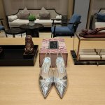 jlmmy Choo周仰杰2024 专23款3D蛇纹磁铁盒包装 顶级版本，低端勿比。摩登鞋履，高跟镂空拼皮款尖头凉拖凉鞋。 华丽漆面，造就简约时尚美鞋，小巧却夺