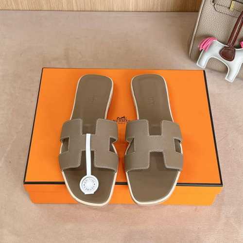经典大象灰掌纹 』出厂价 Hermes 爱马仕H拖鞋Oran凉鞋系列 时尚又百搭 超级舒服 每个细节都做到极致 原版丝绒面料 原版1:1独家私模鞋面 原版真皮沿