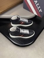 bally 巴利 -高端品质 原单高帮休闲运动鞋 -鞋面：纳帕小牛皮、反绒小牛皮、鞋身品牌织带 -内里：水染牛皮 -大底：超轻tpu-橡胶; 成型大底 -超高品