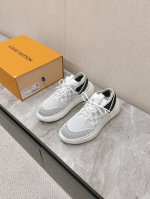 Louis Vuitton 路易威登25ss最新弹力布运动鞋 春夏秀场出镜率最高的一款单品 超多名模上脚 简约大方非常百搭 鞋面采用进口弹力布； 侧面驴家专属鸽