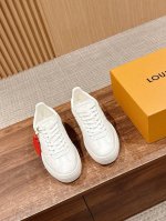 路易威登新款运动鞋 厚底 休闲原版购入开发 做货 LV Discovery 系带鞋亮相路易威登 四秀场，以科技网格面料和金属质感合成材质塑造流线型设计品牌元素点