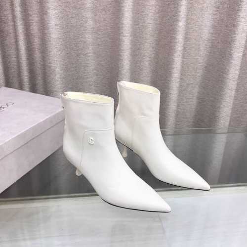 Jimmy Choo 224 最新尖头单鞋短靴新品 鞋面绑带设计特别有个性时尚，脚感舒适凹造型必备经典百搭美得无与伦比 超好穿 上脚非常舒适 ！秋冬爆款舍我其谁