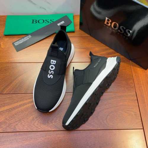 BOSS 出品复古风运动鞋，选用混合面料设计而成，头层牛皮饰边、徽标细节和双色外底 ,38-45码 帮面材质:牛皮 织物面料
