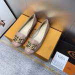 出厂价 顶级品质 莞产高品质 Tods 2024新款金属链条饰扣单鞋 ，托德斯穿着一如既往的舒适 Tods乐福鞋通过其手工作品充分体现了工艺大师精益求精的匠人精