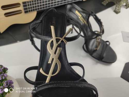 真皮底 Saint Laurent 圣罗兰、一字带凉鞋早春专柜同步最新款、YSL、Logo字母扣装饰经典上乘美艳力作 专柜最火春夏系列 兼备气质 时尚 经典耐看