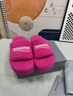 顶级版本 厚底真羊毛！新色！Balenciag 巴黎世家潮品毛拖 ！ 最新的 Political Campaign 徽标刺绣！高级感满满当当！ 欧美名媛 明星