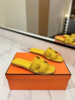 出厂价： Hermes爱马仕H家最经典永不过时高品质追求完美做工细节上脚舒适度材质面料：手掌纹牛皮扫描工艺材质内里：混种羊皮材质垫脚：混种羊皮材质大底：意大利真