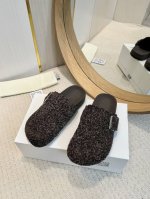 工厂批 罗意威新款拖鞋LoeweCampoLoewe全新Campo博肯来自秀场延续品牌设计师Jonathan Anderson一贯的玩味主义色彩，新款Campo