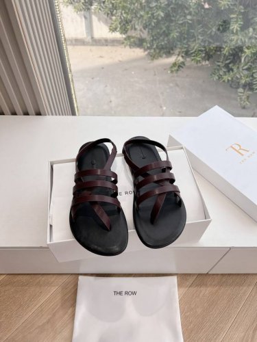 G077代购级别the ro*真皮极简百搭平底凉鞋鞋脚真的是史上我穿过最最舒服的款式太柔软啦！磨脚星人一定要收了它 有一丢高级又简约的感觉其实除了好看以外它的舒