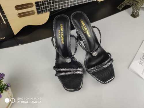 真皮底 Saint Laurent 圣罗兰、YSL跟水晶钻凉鞋早春专柜同步最新款、YSL、Logo字母跟装饰经典上乘美艳力作 专柜最火春夏系列 兼备气质 时尚