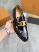 工厂价 实价 水染牛里 专柜同款tod'S 托德斯皮鞋 顶级代购男士 专柜同步 发售， 意大利进口顶级原版小牛皮头层牛皮内里 原厂特供原版底，做工精细 无可挑剔