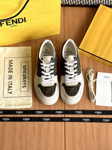Fendi Match经典款整双鞋子采购Zp开发打造，全部定制材料，独家开模大底，细节全部对版出货，连包装也做到跟正品一样。码数:女：35-40 男39-44