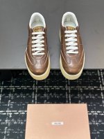 码数:35-40，出厂价格: Miu miu 缪缪2025新款休闲小白鞋，各大品牌中脱颖而出的四季鞋颜值担当火爆款脏脏鞋，不得不入的一款～做旧时尚，简约高级 随
