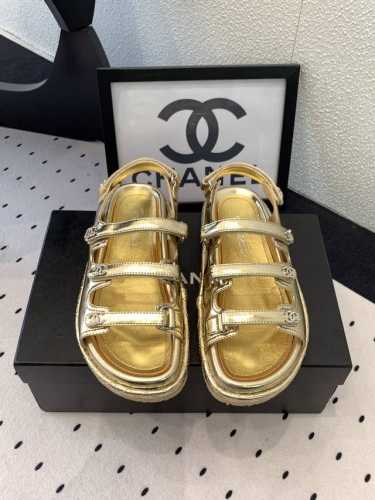 批390 Chanel新款早春沙滩鞋 简单的万能百搭神器 各大明星上脚神器 原版进口羊皮鞋面 进口羊皮内里垫脚 原版开模菱格大底 Size：35-40 （41订
