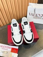 Valentino 顶级P: 情侣款，码数:35 44 45定做 华伦天奴 情侣款运动鞋系列Valentino 2025最新款情侣运动鞋 明星同款 火爆发售.