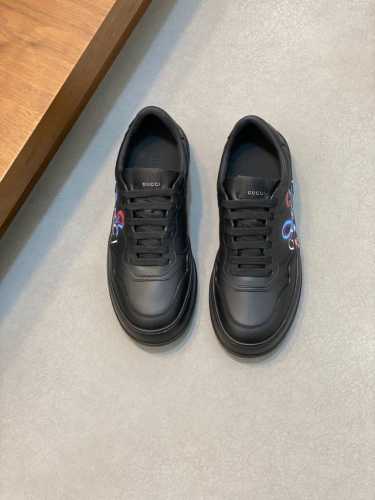 Gucci 古驰-高端品质 原单-鞋面：纳帕小牛皮、电脑刺绣品牌图腾-内里：水染牛皮-大底：超轻tpu 橡胶；双色成型大底-超高品控 做工精细：凸显 高端 贵气