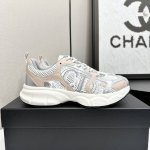 Chanel香奈儿联名迪奥老爹鞋， 2025专柜顶级休闲款运动鞋这款经典设计；鞋面多种工艺电绣的风格；大底却时尚运动；不平凡的拥入了多种配色元素 多元化混搭非常