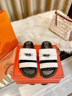 出厂： Hermes 爱马仕2025顶级专柜 早春新款 官网上新 爱马仕种草新品 25Ssh扣二舅拖 二舅拖 爱马仕 Hermes 早春多巴胺穿搭 专柜限定 小