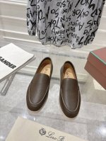 情侣款lp牛皮面系列一脚蹬 秋冬新品发售loro Piana 采用 Wish 羊皮面料制作。鞋面采用独特针织面料制作工艺，全方位一比一复原专柜工艺流程！中底部全