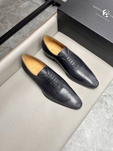 Gaziano Girling 简称g&G 经典商务皮鞋，男士系带商务皮鞋，进口原版牛皮，真皮大底，牛皮内里，牛皮内里让鞋子穿在脚上时尚又舒适。码数：39-44