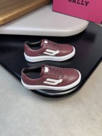 bally 巴利 -高端品质 原单 -鞋面：纳帕小牛皮、鞋身车缝品牌图腾.丝印品牌logo -内里：水染牛皮 -大底：超轻tpu发泡；成型大底 -超高品控 做工